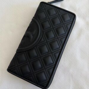 Tory Burch Fleming Soft Matte Zip Continental Wallet in Black